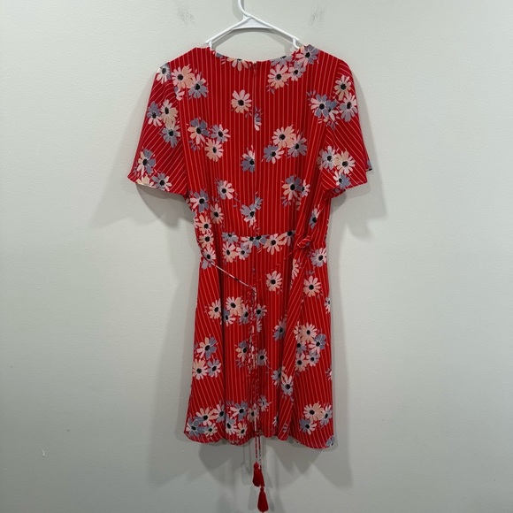 Madewell Button-Wrap Dress in Daisy Society Retro Stripe Lipstick Red Size 8 EUC - Picture 7 of 11